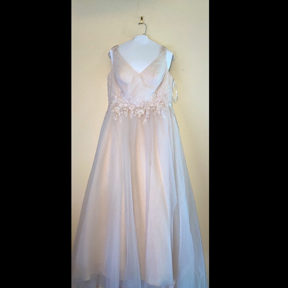 David’s Bridal Gold Wedding Dress with Veil